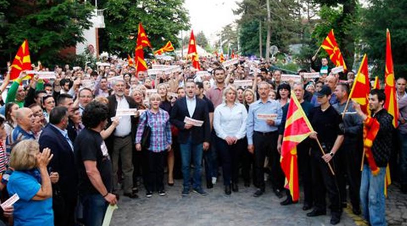 Σκόπια: Κορυφώνεται η πολιτική ένταση μετά τις αιματηρές διαδηλώσεις